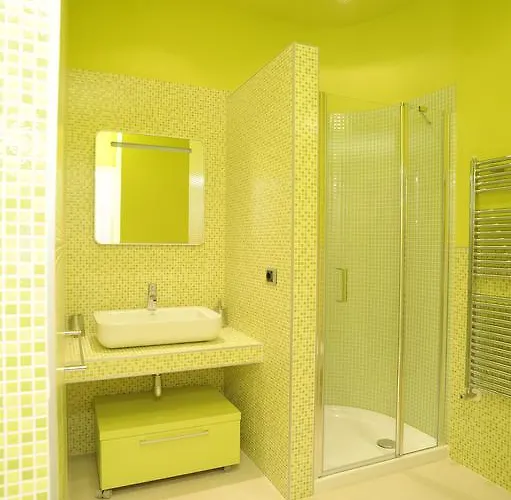 And Sailing * Сиена